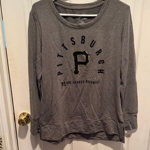 Pittsburgh Pirates Major League Baseball Gray Sweatshirt